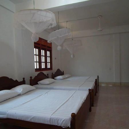 Hotel Rathnamali Pilgrims Rest Anuradhapura Exterior foto